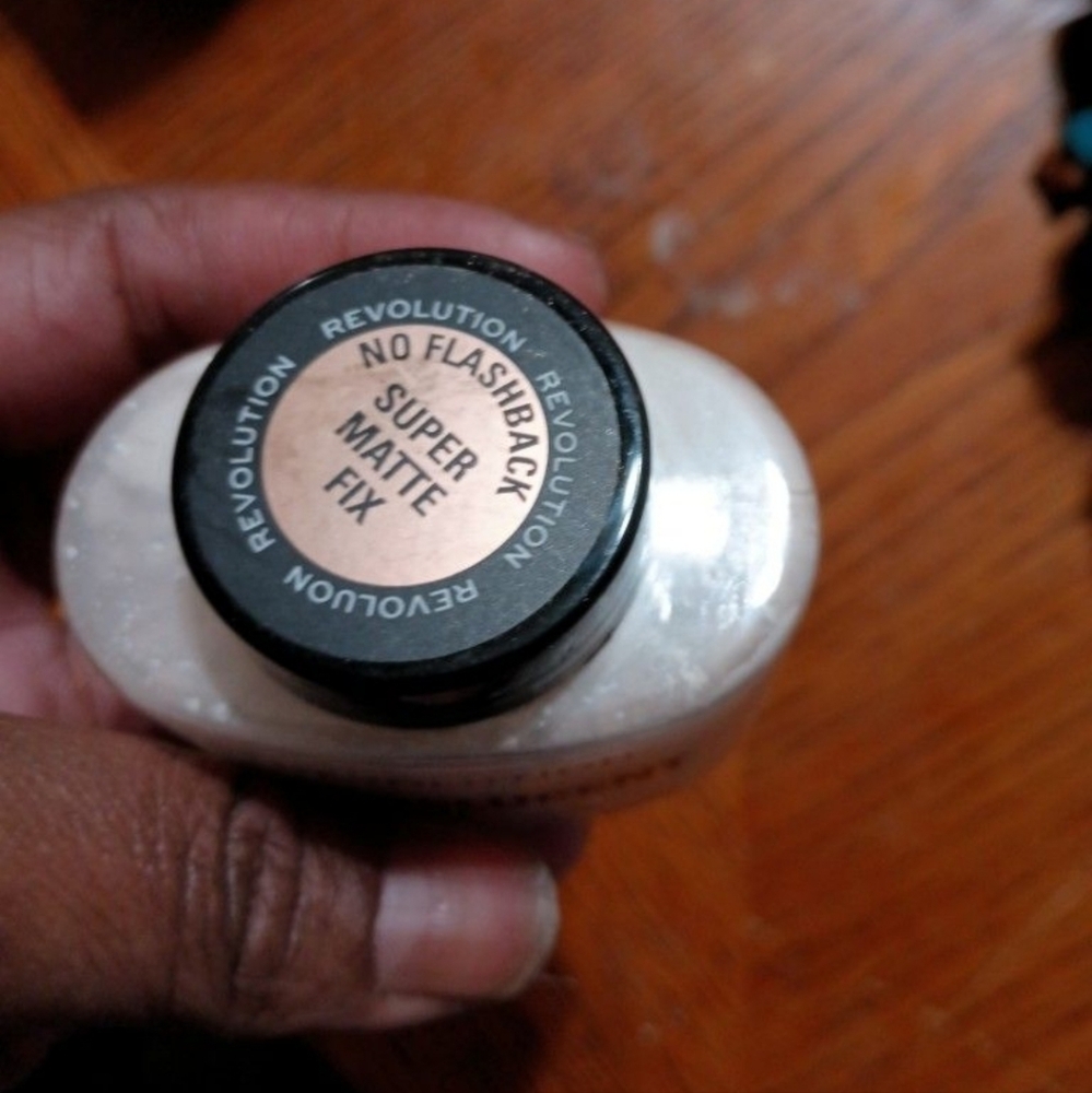 Makeup Revolution Setting Powder Collection - Picture 8 of 8